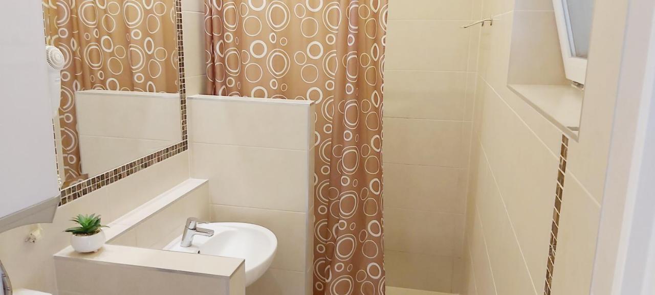 Paradise Apartmanhaz Эгер Экстерьер фото