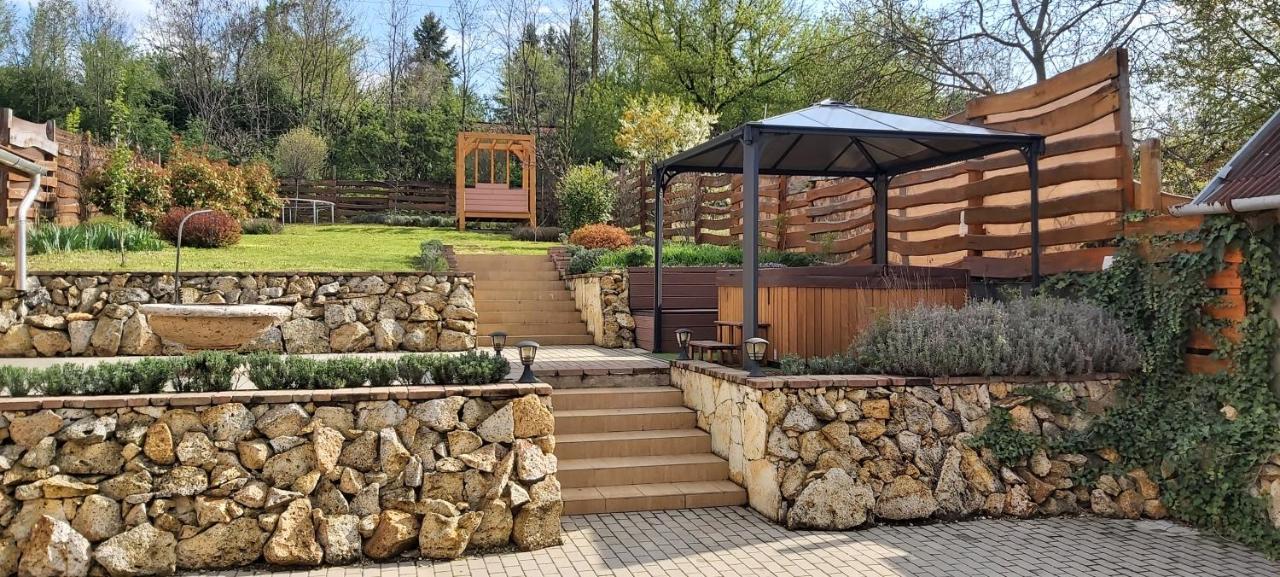Paradise Apartmanhaz Эгер Экстерьер фото